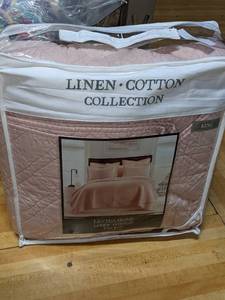 Blush Linen-Blend Quilt, King