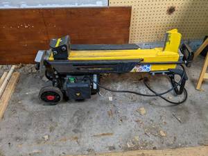 lot 134 image: Craftsman YY8032PM Electric Log Splitter