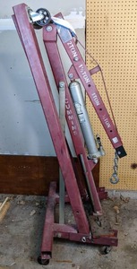 lot 3 image: 8-Ton Long Ram JackEngine Hoist