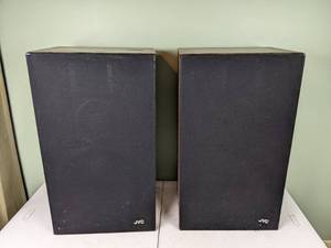 lot 122 image: JVC SK-S44 2-Piece Speaker System