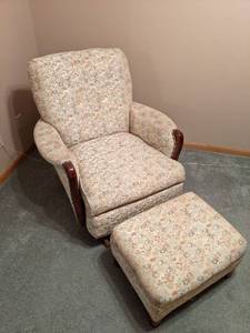 lot 99 image: Vintage Rocking Accent Chair with Ottoman