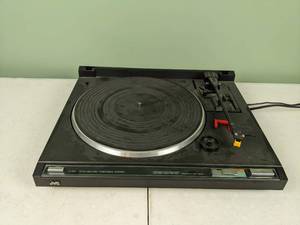 lot 86 image: JVC L-A90 Auto-Return Turntable System, Black