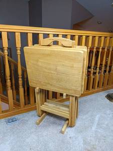 lot 129 image: Set of (4) Folding TV Tray Tables, Natural