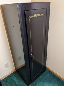 lot 4 image: Sentinel Upright Key Entry Safe