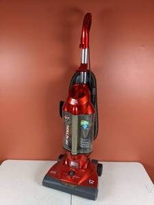 lot 115 image: Dirt Devil Royal Upright Vacuum Cleaner