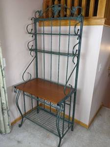 lot 25 image: Metal Bakers Rack in Grapevine Pattern with Wood & Wire Shelves