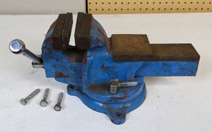 lot 23 image: Bench Vise with Mounting Hardware