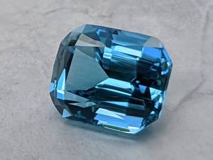 lot 25A image: Radiant Blue 13.34 Topaz Gemstone