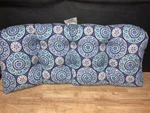 Unbranded 42 in. x 18 in. x 5 in. Tabea Outdoor Tufted Bench Cushion. See Pictures