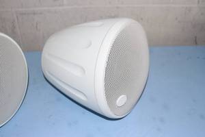 lot 6 image: Pair of SoundTube Entertainment RS500i-WH Hanging  Pendant-Type Pro Audio Speakers