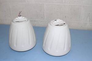 lot 29 image: Pair of SoundTube Entertainment RS500i-WH Hanging  Pendant-Type Pro Audio Speakers