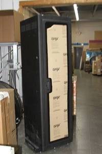 lot 83 image: Middle Atlantic WRK-SA Series 19 Stand-Alone Equipment Rack Enclosure with Plexiglass Front Door - WRK-44SA-27