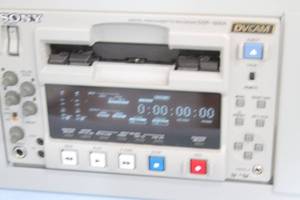 lot 98 image: Sony DSR-1500A DVCAM DV Camera Compact Player  Recorder with Rack Mount Shelf