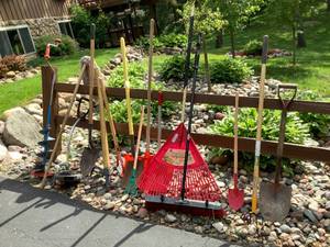 LawnGardenSnow Lot
