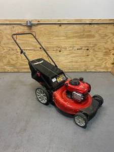 lot 7 image: TROY-BILT 21 in. 140cc 550ex Series Briggs & Stratton Engine 2-in-1 Gas Walk Behind Push Lawn Mower with High Rear Wheels