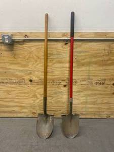 lot 94 image: Lot of 2- Digging Shovels (48 Handles)