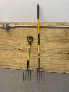 lot 95 image: Lot of 2 Pitch Forks