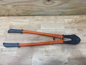 lot 103 image: HDX 24 Bolt Cutter