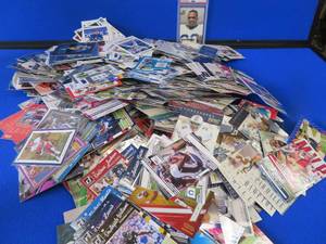 MIXED LOT OF CARDS