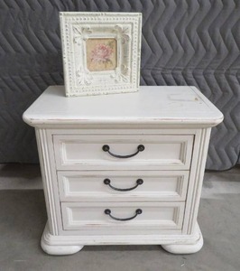 3 DRAWER NIGHT STAND