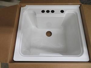 NEW IN BOX WHITE LAUNDRY TUB