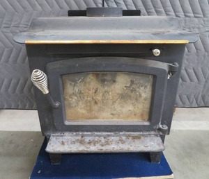 SMALL WOOD STOVE