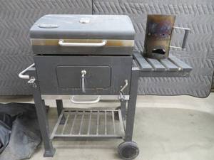 KINGSFORD 24 CHARCOAL GRILL
