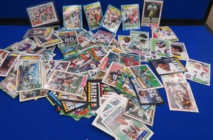 MIXED LOT OF 80S FOOTBALL CARDS