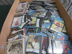 LARGE LOT OF CARDS ROOKIE