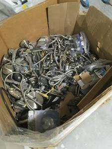 Mix Pallet of Shower Heads - Various Sizes and Models - Customer Returns - Review all pictures