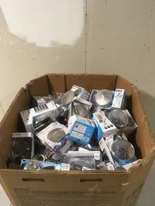 Pallet of assorted Moen Shower Heads - Diferents Styles and Conditions  - Review all pictures