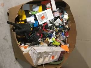 Mix Pallet of Garage Items and Other Home Decor - Customer Returns - Review all pictures