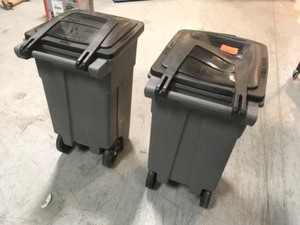 Toter 32 Gal. Greystone Trash Can with Wheels and Attached Lid - Lot of 2 - Review all pictures