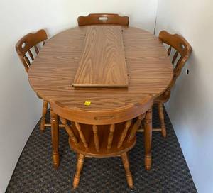 Nice Wood Dinner Table And Four Chairs Measures 3W x 4L  x 29T