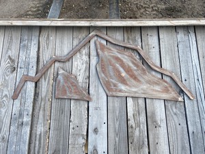 lot 35 image: 4x8 Wooden Sign With Steel Cut-Out Mountain Decor