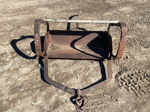 lot 10 image: Vintage Horse-Drawn Bucket Scoop