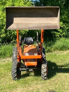 lot 2 image: Kubota L245DT 4x4 Tractor Loader