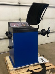 lot 11 image: Blue-Viper Commercial Computer Wheel Balancer