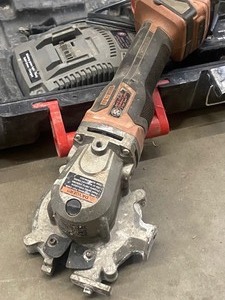lot 33 image: BN Products BNCE-20-24V Cordless Edge Saw With (3) Batteries, Charger & Case