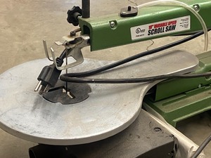 lot 28 image: Central Machinery Benchtop Variable Speed 10 Scroll Saw -- Works