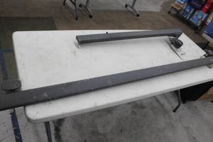 lot 915 image: Vemco V-Track Mark 10 2 Drafting Table Arm