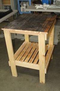 lot 917 image: Wood Table