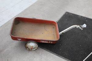 lot 992 image: AMF Metal Trailer