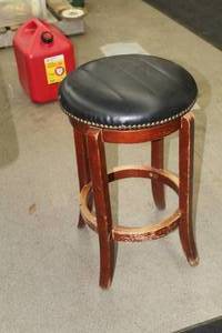 lot 1008 image: Stool