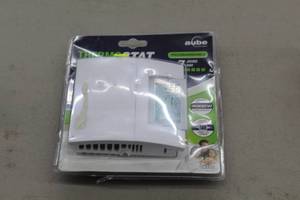 lot 1016 image: Thermostat (in original packaging)