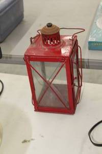 lot 1029 image: Vintage Table Lantern