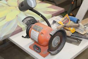 lot 1045 image: Central Machinery 6 12 hp Bench Grinder w Work Light