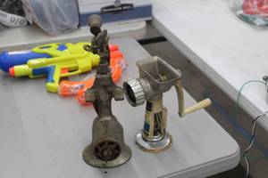 lot 1055 image: Lot of (2) Vintage Grinders