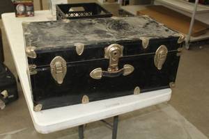 lot 1061 image: Trunk