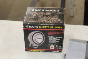 lot 1066 image: 6 Round Quartz Off-Road Light